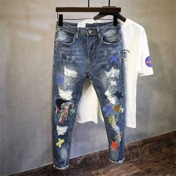 Корейский стиль моды мужчины джинсы вышивания патч дизайнер разорвал джинсы стрейч карандаш брюки уличные упругие хип хмель джинсы мужчины 21120