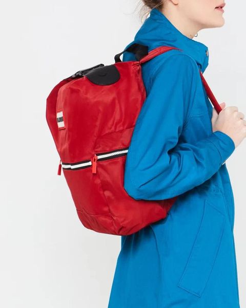 

backpack available hunt er male and female