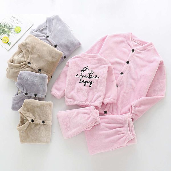 

autumn winter 2020 plush children's home two piece flannel buckle boys and girls back embroidery pajamas set, Blue;red
