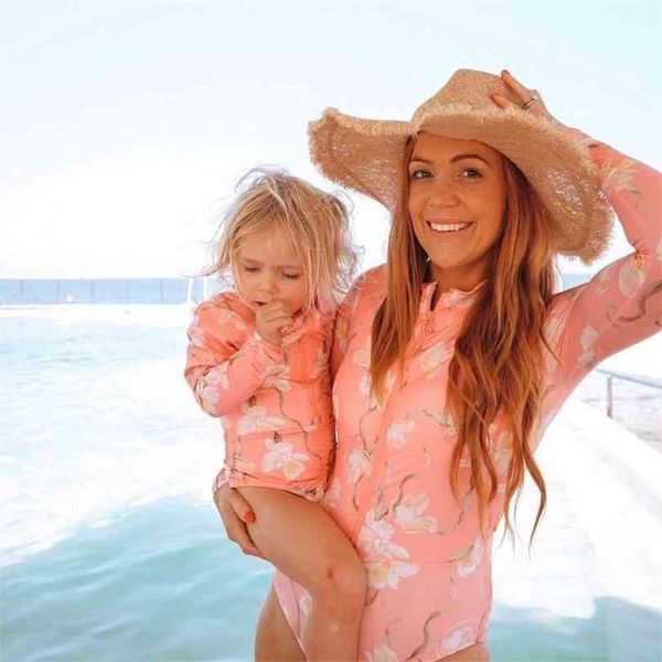 

matching family bathing suits mother girl bikini swimsuit for mom and daughter swimsuits female children baby kid swimwear 210716, White;black