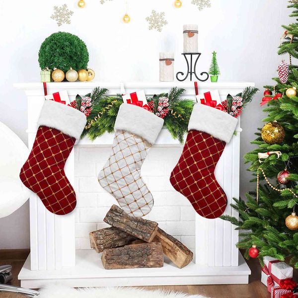 

2022 new decorations red and white square lattice bead decorative christmas socks
