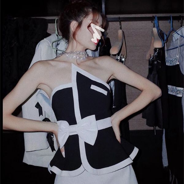 

2021 spring new winter strapless black and white contrast thin arch fit female tank tube jn86