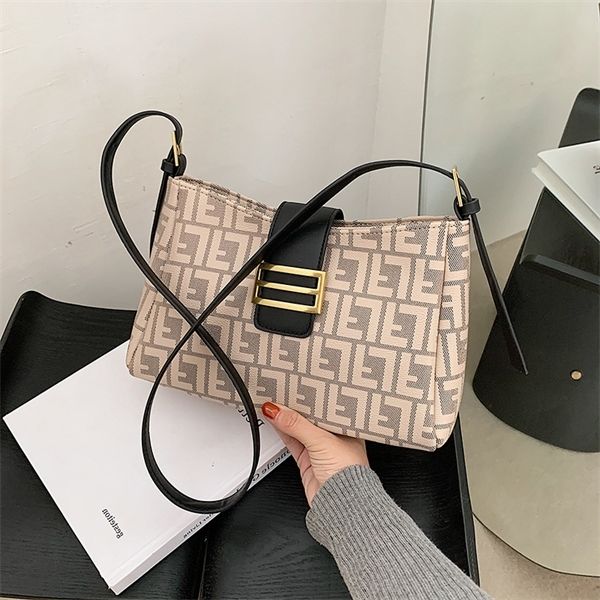 

women's shoulder bag new leather letter crescent versatile armpit purses