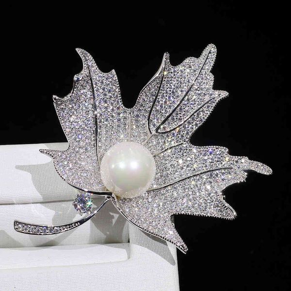 

broche dama, circonio, bisuteria fahion hoja plata, broche para caja de regalo, Gray