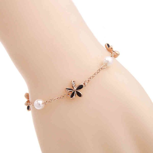 

marquise prsure setting diamond bracelet in 18k yellow gold, Golden;silver