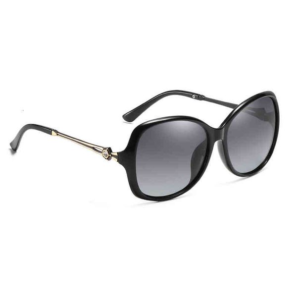 

2019 souson brand fashion style for outdoor women polarized sunglasses oversize sun shade, White;black