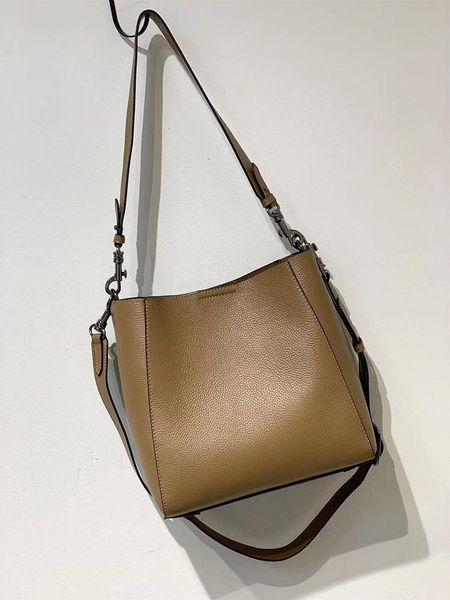

evening bags high-capacity bucket bag 2021 leather women's sloping shoulder fashion big