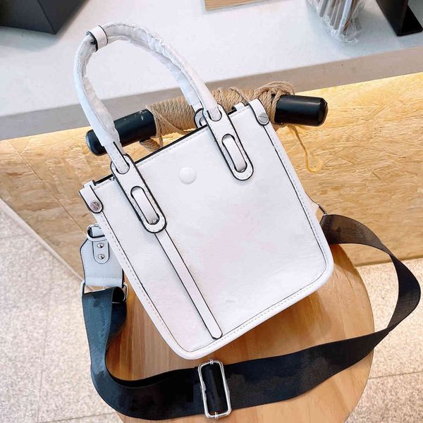 

handbag women luxurys designers bags 2021 crossbody bag messenger classic letter purse zhouzhoubao123