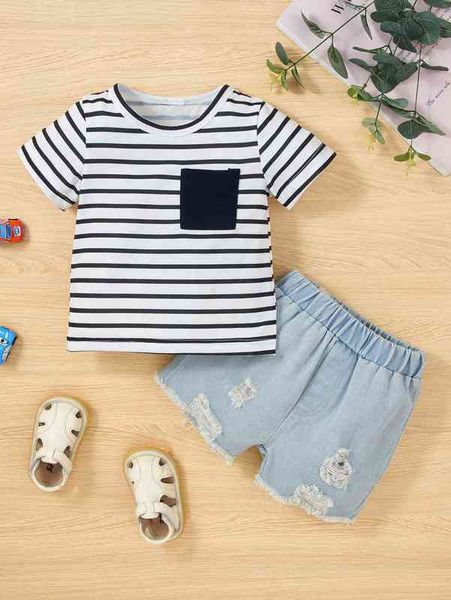 

baby striped pocket patched tee & ripped raw cut denim shorts she, White