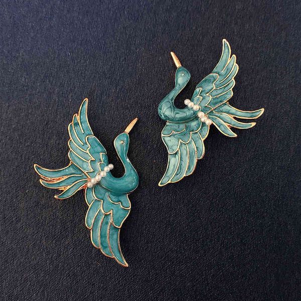 

factory wholesale creative cloisonne oil dripping crane chinese palace pearl lovers' winged bird brooch accessories hea/rtsch/rome