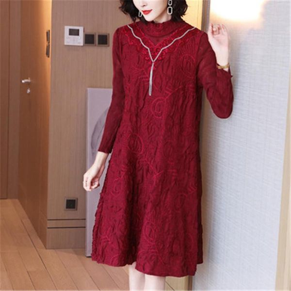 

casual dresses miyake high-end embroidery large size pleated dress spring 2021 women's loose fat mm slimming belly reduction, Black;gray