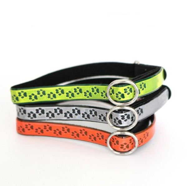 3 Farben reflektierende Fußabdrücke Katzenhalsband mit Glöckchen PU-Leder elastische Halsbänder für Katzen kleine Hunde verstellbar