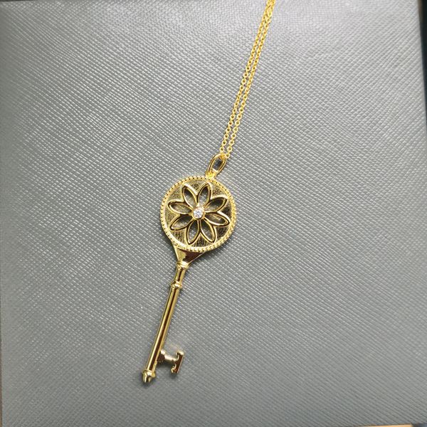 

2021 new 100% pure sier ms classic circular hollow out key set zircon sweater chain necklace pendant lovers day joker adorn article svek, Silver