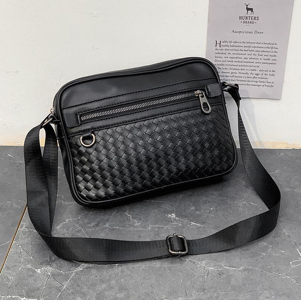 

wholesale men handbag hand-woven fashion shoulders bag minimalist atmospheric leather messenger handbags street trend leathers shoulder bags