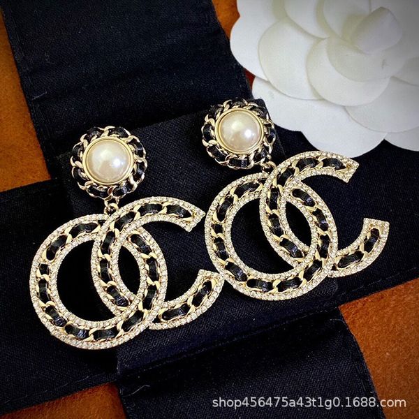 

2021 new net red with small xiangfeng wearing leather pearl earrings s925 silver needle earrings for women's fashion, Golden