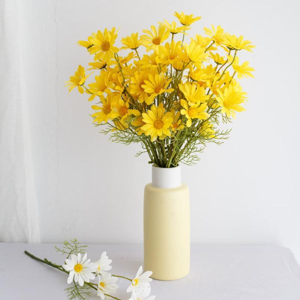 

5 pcs simulated artificial daisy flower bundle for bouquet home office wedding decoration (yellow)
