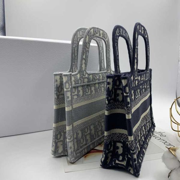 

mini tote original stereo relief embroidery quality replica handbag zlh