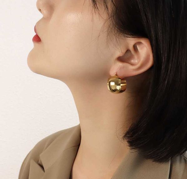 

hoop & huggie round 18k gold plate stainless steel titanium earrings for woman fashion ear ring present to girlfriend sisters, Golden;silver