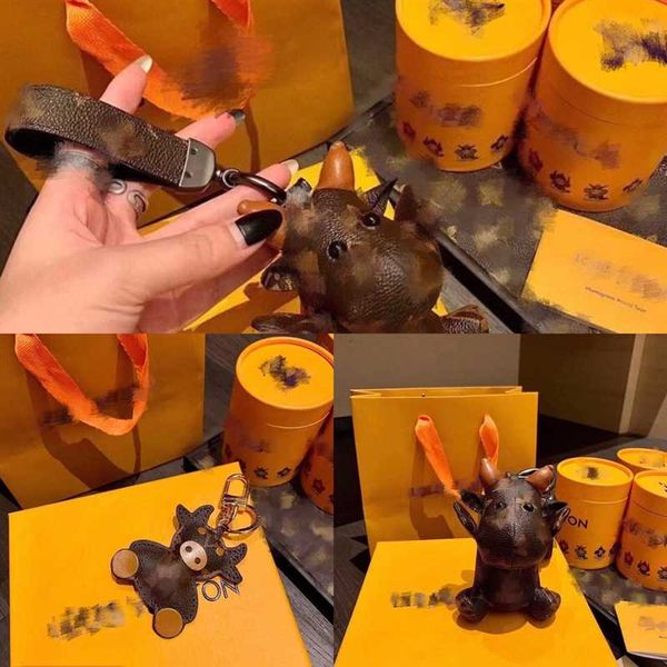 

fadmd keychains metal auto keychains car helmet key chain fashion stereo motorcycle helmets luxurious safety plush bag designer motorcycle k, Silver