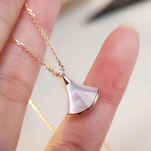 

925 small chain necklace with white scallop shell, Silver