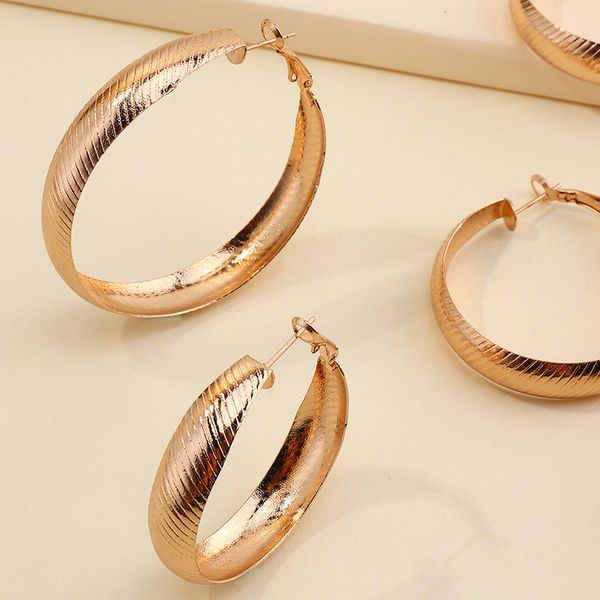 

ez2347 jewelry fashion versatile c-shaped simple circle earrings, Silver