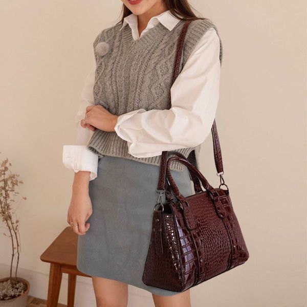 

shoulder bags large and elegant lady's handbag, crocodile designed capacity, 2021