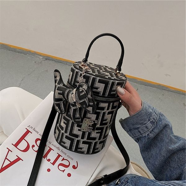 

designer small new fashion women's portable small round single shoulder mobile bag handbags outlet