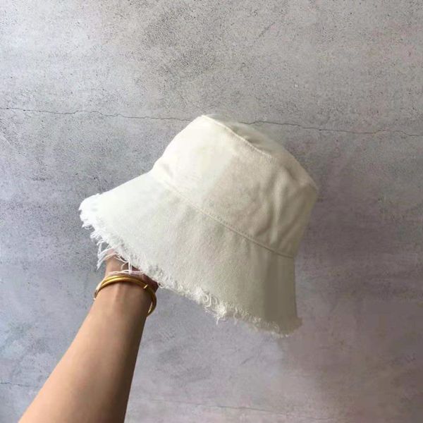 

fisherman hat male female couple of high-quality fashion letter canvas personality to do the old broken edge designer baseball cap, Blue;gray