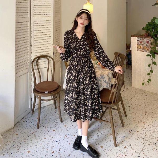 

maternity dresses plus size v-neck long-sleeve floral dress restoring ancient ways beach, White