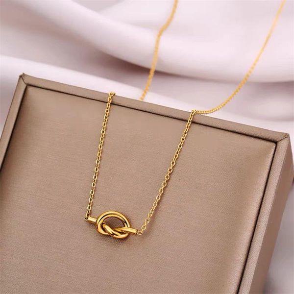 

pendant necklaces 2021 fashion women retro heart knot necklace female ins tide net red temperament cold wind clavicle chain wholesale, Silver