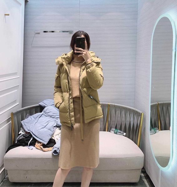 

women's down jacket is warm and thick in winter, Black