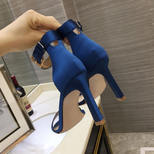 

gladiator woman design fashion sandals classics casual luxury designer shoes sheepskin leather and multiple colors available size euro 34-39, Black