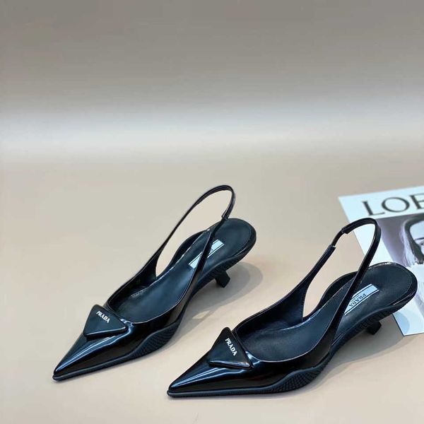 

spring and summer new beautiful niche triangle pointed kitten heel high heel semi sandals zlh, Black