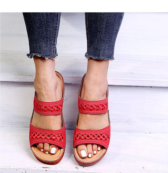 

new women's summer fashion wedge heel wearing hollow flower slippers, Black