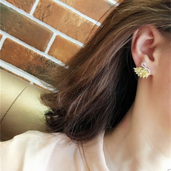 

wholesale low price chaming crystal diamond swan lady's earings tx 32e, Silver