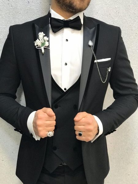Custom Made Groomsmen Peak Lapel Groom Tuxedos Charcoal Grey Men Suits Wedding/Prom/Dinner Best Man Blazer ( Jacket+Pants+Tie+Vest ) K949