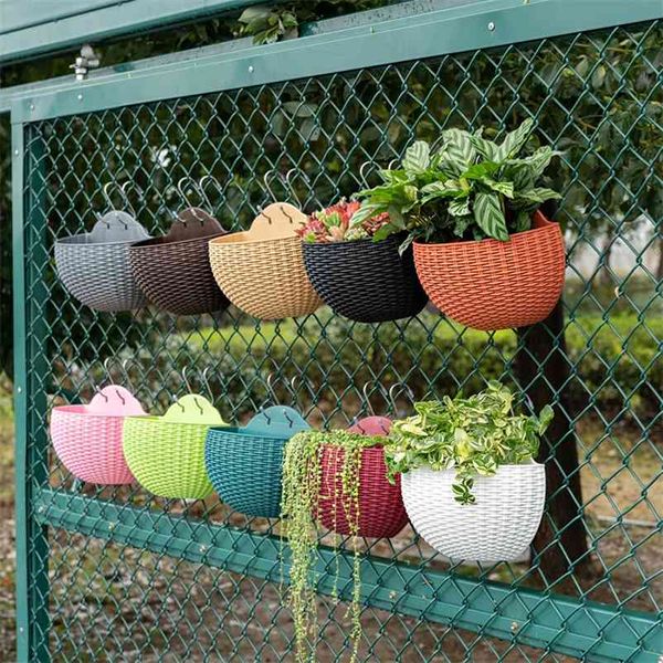 Stile europeo imitazione rattan appeso a parete vasi da fiori fioriere da parete semicircolare vaso da fiori balcone pigro vaso da fiori / cesto 210922