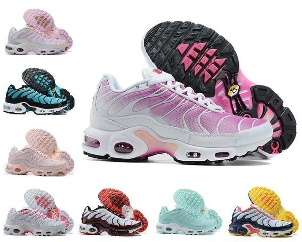 

2021 fashion air womens tn running shoes designer breathable mesh chaussures tn requin femme true triple white unc obsidian sneaker trainers