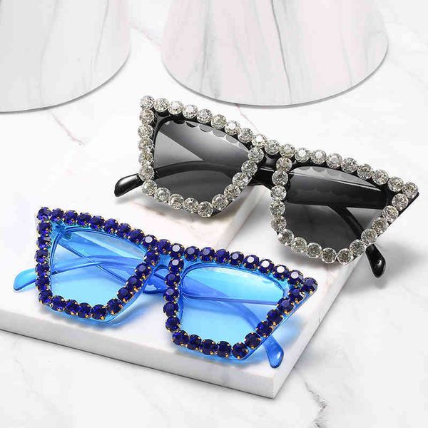

2022 factory wholesale model retro stylish men rhinestones accessories cool street protect eyewear show gafas de sol mujer eudy sunglasses, White;black