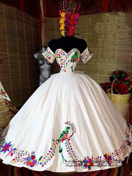 Quinceanera Vestidos 2021 White Cetim Bordado Princesa Sweetheart Lace Up Party Prom Ball Vestidos de 15 Anos Q20