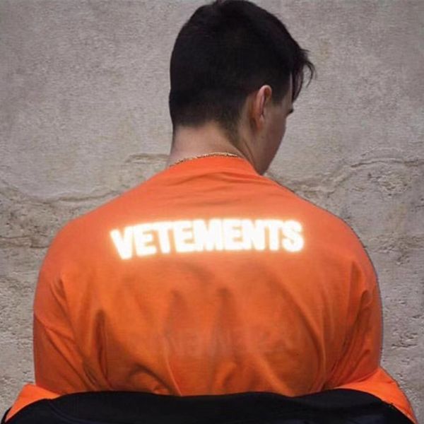 

2021 new 18ss refletor vetements das mulheres dos homens 1:1 de alta qualidade reflexiva casual estilo vero superior t camisa tyne, White;black