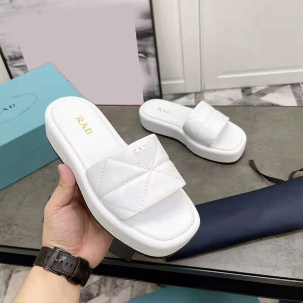 

wholesale p thick soled slippers casual wear 2021 spring and summer fashion women's metal triangle flop luxurysss designersss shoes yw, Black