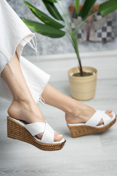 

slippers wedges white skin, Black