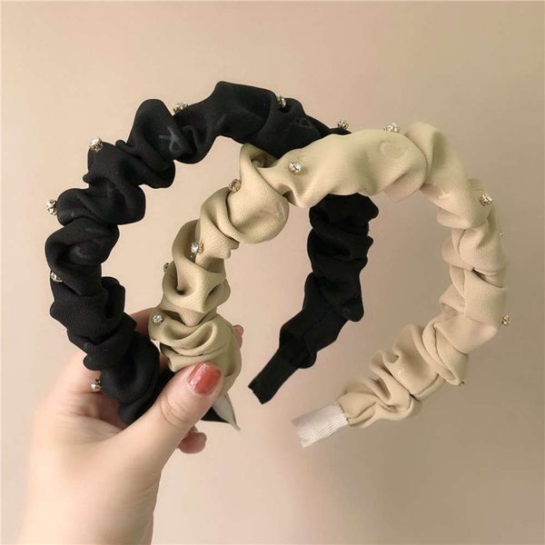 

pleated hoop temperament simple edge white ornament female, Black;brown