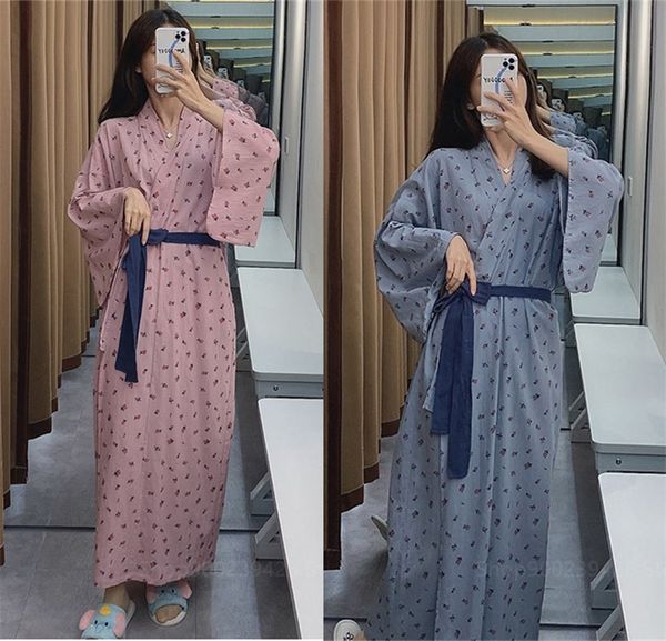 

2021 new japanese style kimono robe pajama cardigan female bathrobe yukata nightgown fashion floral kawaii geisha vintage samurai a1lb, White;black