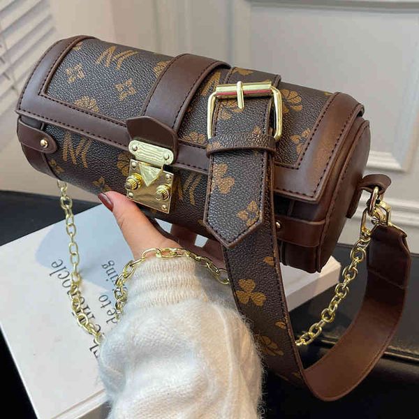 

fashion niche chain single shoulder autumn and winter high tide armpit cylinder bag