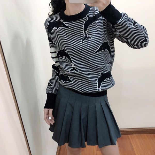 

2020 autumn new dolphin men's and women's same sweater four bars classic round neck long sleeve backing, White