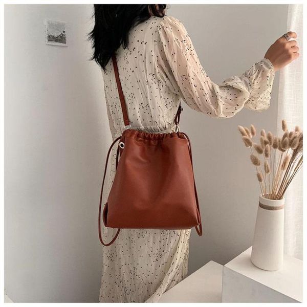 

early capacity bag women's new bucket with large bag pu safety shoulder slung 2021 autumn nvqpo, Red;black