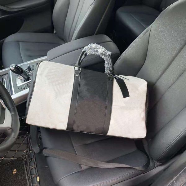 

designer designs hand-held one shoulder bag with old flower color matching. high-capacity. necessary for men to travel and keep fit. size: 5