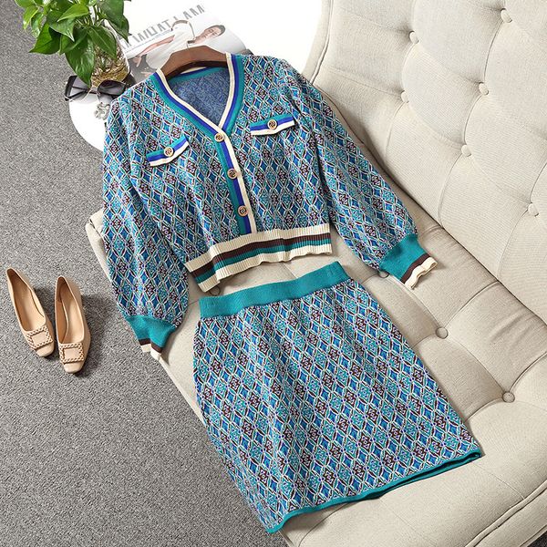 

2021 fall autumn long sleeve v neck blue / pink paisley print knitted single-breasted sweater + mini short skirt two piece suits 2 pieces se, White
